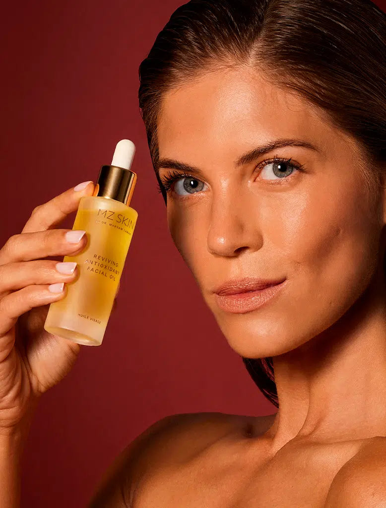 HOW TO INCORPORATE A FACIAL OIL INTO YOUR ROUTINE